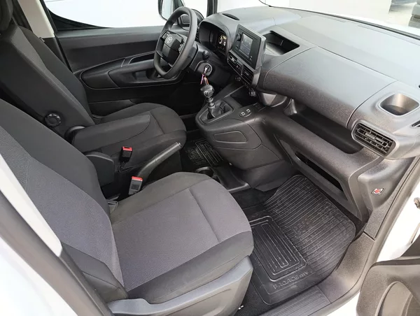 Toyota ProAce City City 1,5D 75kW L2 ČR,1.MAJITEL - foto 13