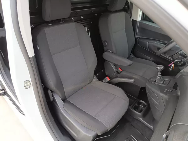 Toyota ProAce City City 1,5D 75kW L2 ČR,1.MAJITEL - foto 14