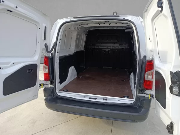 Toyota ProAce City City 1,5D 75kW L2 ČR,1.MAJITEL - foto 21