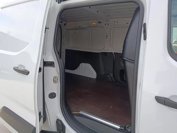 Toyota ProAce City City 1,5D 75kW L2 ČR,1.MAJITEL - foto 23