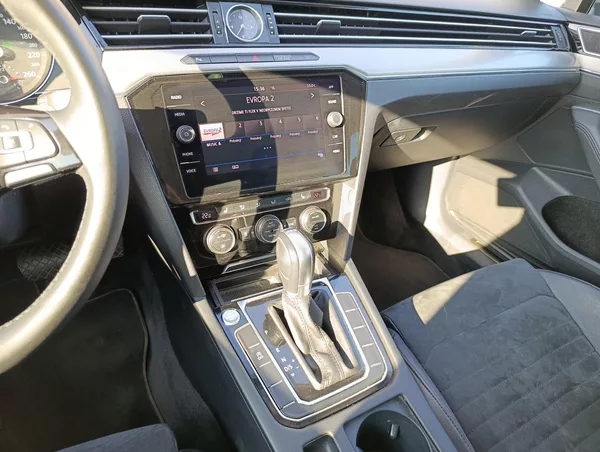 Volkswagen Passat 2.0TDI DSG ČR 1. MAJITEL DPH - foto 22