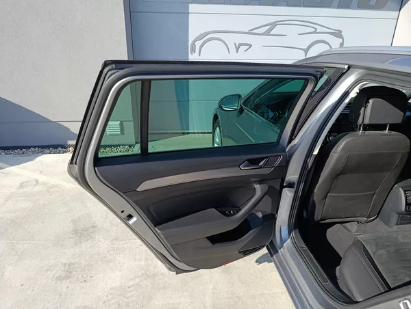 Volkswagen Passat 2.0TDI DSG ČR 1. MAJITEL DPH - foto 26
