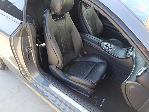 Mercedes-Benz Třídy E 220d 143kW AMG COUPÉ DPH - foto 17