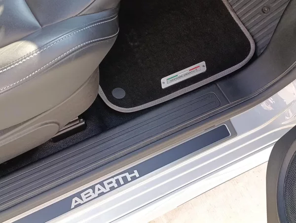 Fiat 500 ABARTH 121kW AKRAPOVIČ - foto 12