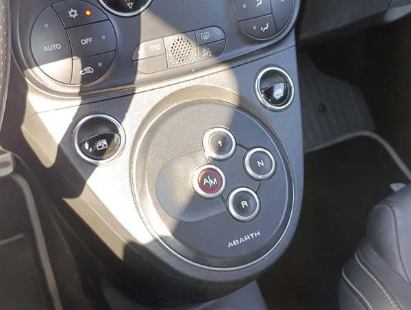 Fiat 500 ABARTH 121kW AKRAPOVIČ - foto 26