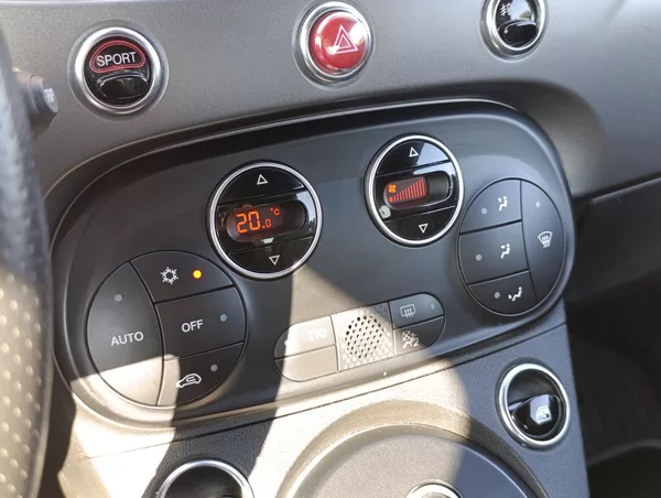 Fiat 500 ABARTH 121kW AKRAPOVIČ - foto 27