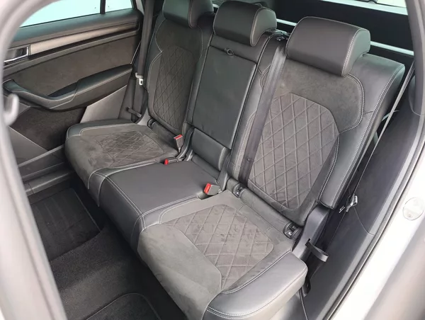 Škoda Kodiaq 2.0TDI 4X4 SPORTLINE 1.MAJ ČR - foto 16