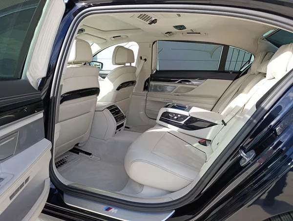 BMW Řada 7 750Li xDRIVE ČR 1.MAJ DPH - foto 11