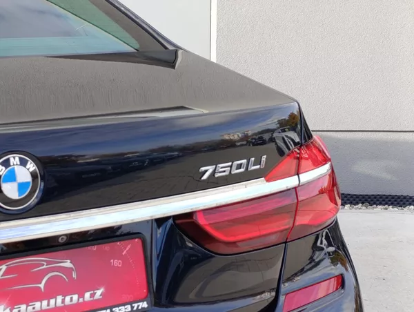 BMW Řada 7 750Li xDRIVE ČR 1.MAJ DPH - foto 15