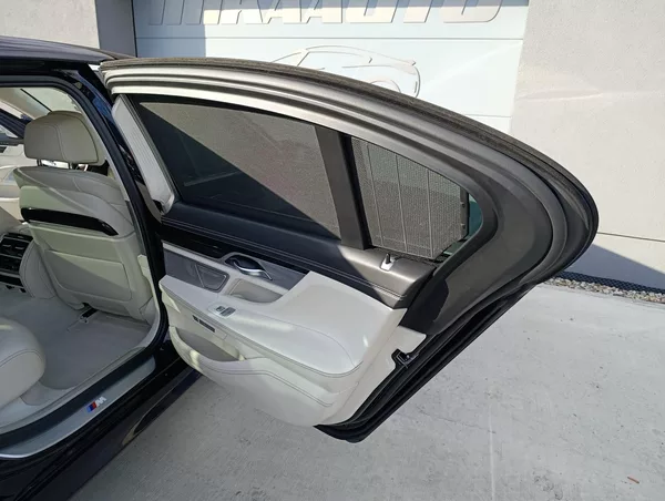 BMW Řada 7 750Li xDRIVE ČR 1.MAJ DPH - foto 17