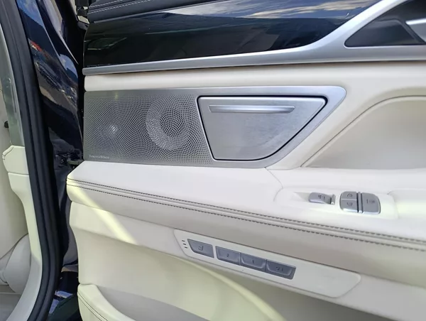 BMW Řada 7 750Li xDRIVE ČR 1.MAJ DPH - foto 18