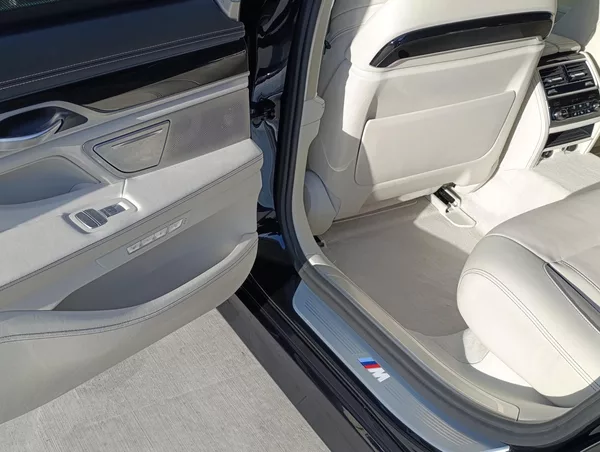 BMW Řada 7 750Li xDRIVE ČR 1.MAJ DPH - foto 22