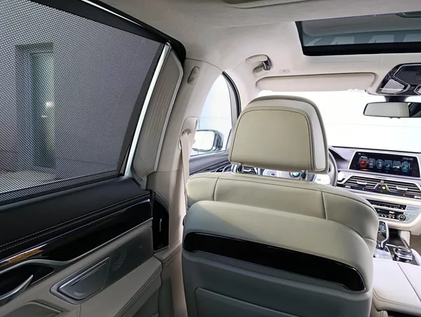 BMW Řada 7 750Li xDRIVE ČR 1.MAJ DPH - foto 26