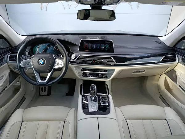 BMW Řada 7 750Li xDRIVE ČR 1.MAJ DPH - foto 27