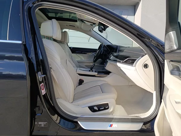 BMW Řada 7 750Li xDRIVE ČR 1.MAJ DPH - foto 38