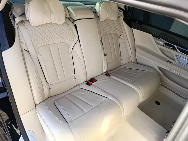 BMW Řada 7 750Li xDRIVE ČR 1.MAJ DPH - foto 40