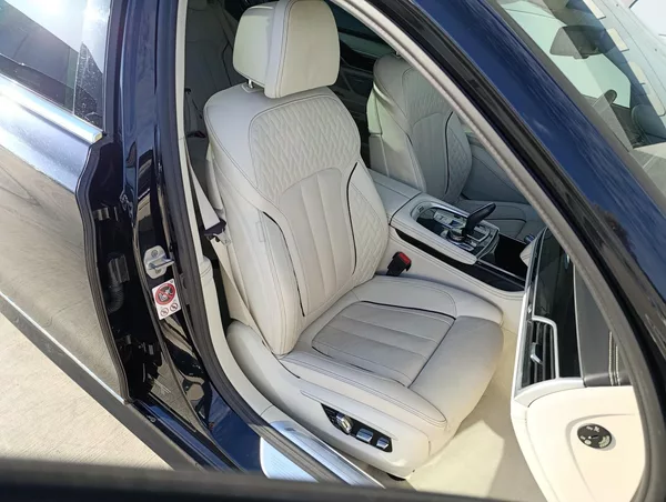 BMW Řada 7 750Li xDRIVE ČR 1.MAJ DPH - foto 41