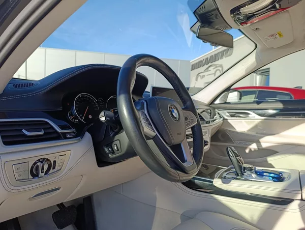 BMW Řada 7 750Li xDRIVE ČR 1.MAJ DPH - foto 43