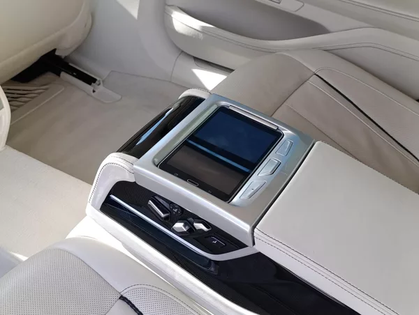 BMW Řada 7 750Li xDRIVE ČR 1.MAJ DPH - foto 5