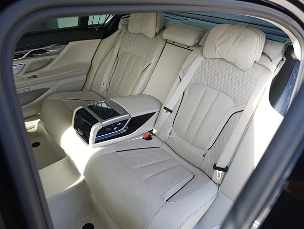 BMW Řada 7 750Li xDRIVE ČR 1.MAJ DPH - foto 8