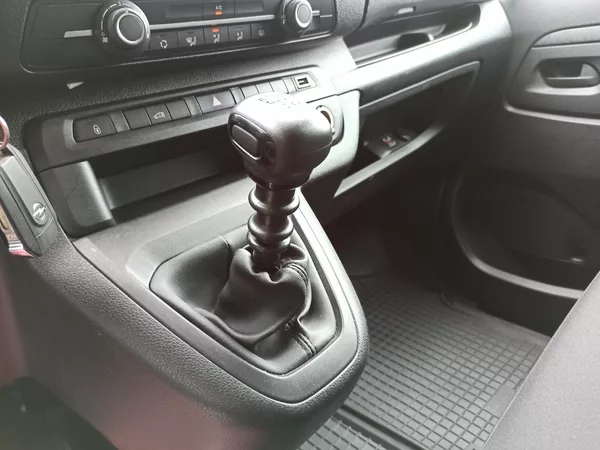 Opel Vivaro 1.5CDTi 88kW L1H1, ČR, DPH - foto 11