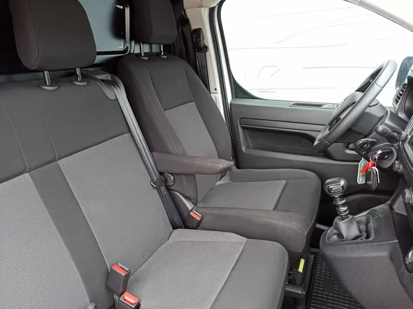 Opel Vivaro 1.5CDTi 88kW L1H1, ČR, DPH - foto 16