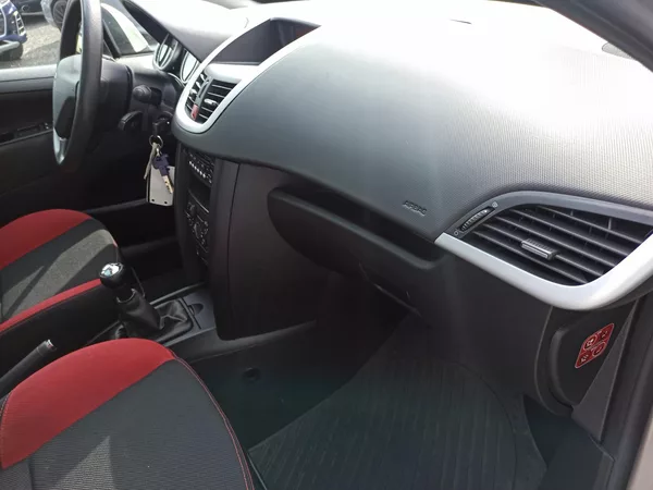 Peugeot 207 1.4 VT-i 70kW SW PANORAMA ČR - foto 14