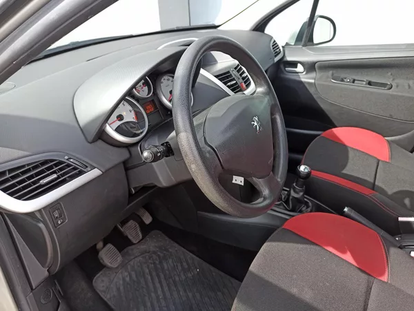 Peugeot 207 1.4 VT-i 70kW SW PANORAMA ČR - foto 15