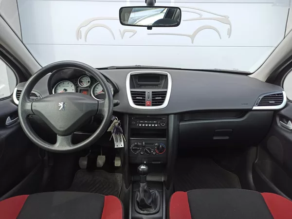 Peugeot 207 1.4 VT-i 70kW SW PANORAMA ČR - foto 20