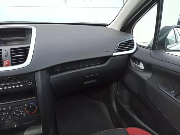 Peugeot 207 1.4 VT-i 70kW SW PANORAMA ČR - foto 23