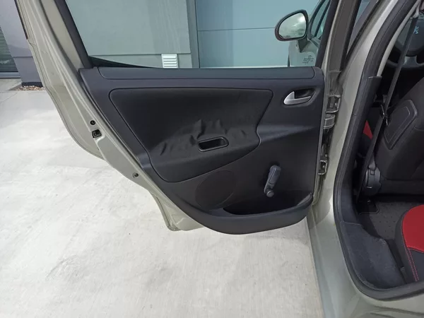 Peugeot 207 1.4 VT-i 70kW SW PANORAMA ČR - foto 25