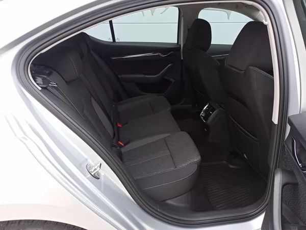 Škoda Octavia 2.0TDI DSG STYLE 1.MAJ ZÁRUKA - foto 14