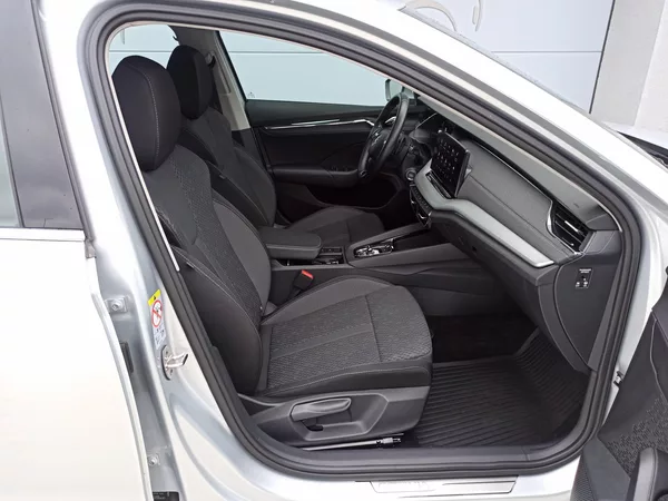 Škoda Octavia 2.0TDI DSG STYLE 1.MAJ ZÁRUKA - foto 15