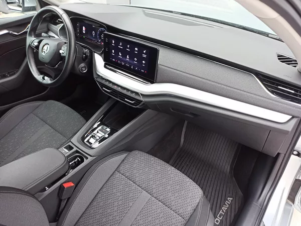 Škoda Octavia 2.0TDI DSG STYLE 1.MAJ ZÁRUKA - foto 16