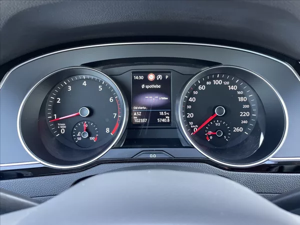 Volkswagen Passat 2,0 TSI 200KW 4X4 DSG ČR. - foto 11