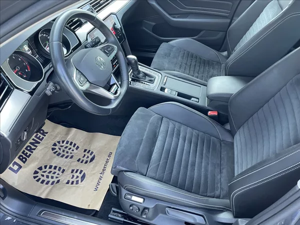 Volkswagen Passat 2,0 TSI 200KW 4X4 DSG ČR. - foto 19