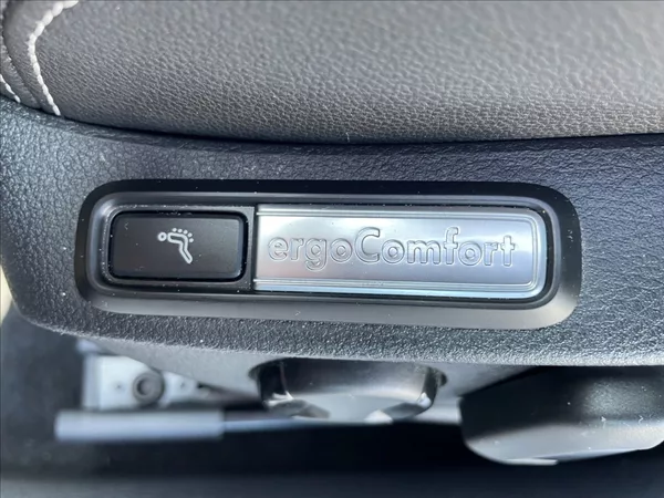 Volkswagen Passat 2,0 TSI 200KW 4X4 DSG ČR. - foto 20
