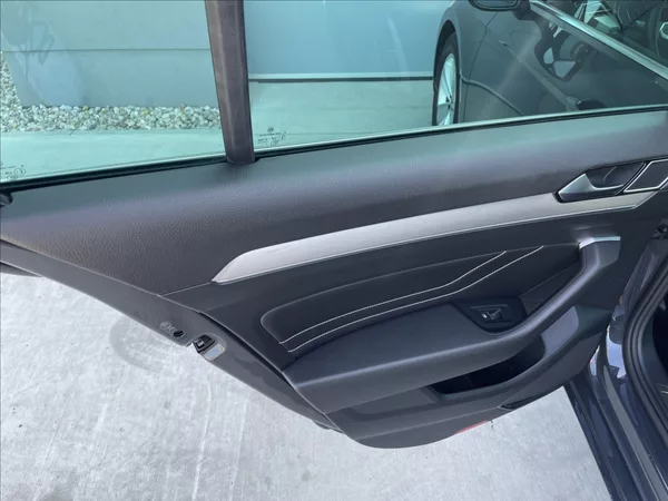 Volkswagen Passat 2,0 TSI 200KW 4X4 DSG ČR. - foto 23