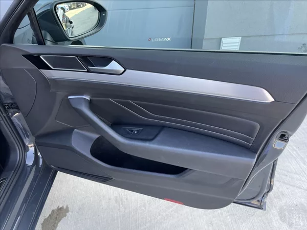 Volkswagen Passat 2,0 TSI 200KW 4X4 DSG ČR. - foto 25