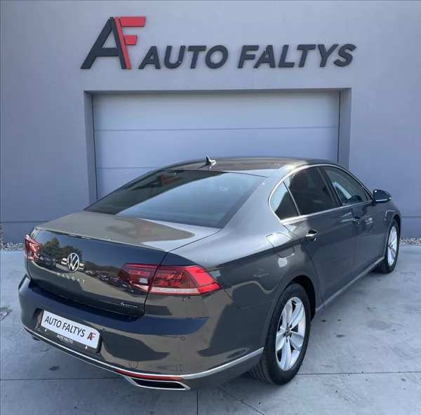 Volkswagen Passat 2,0 TSI 200KW 4X4 DSG ČR. - foto 3
