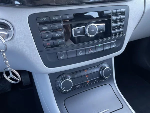 Mercedes-Benz Třídy B 220 4MATIC 135KW ČR.1.MAJ. - foto 12
