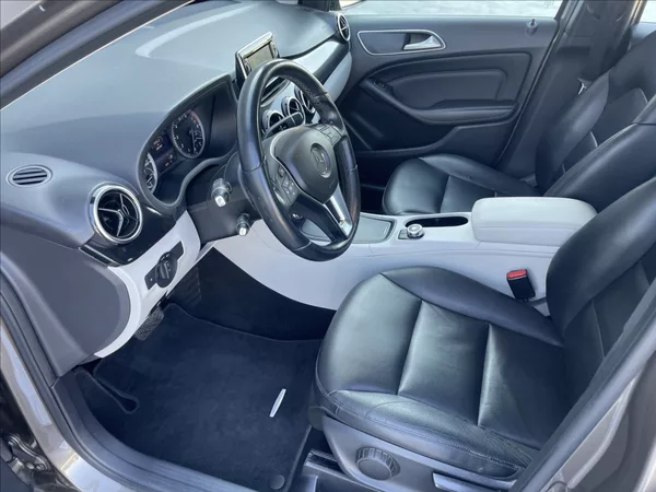 Mercedes-Benz Třídy B 220 4MATIC 135KW ČR.1.MAJ. - foto 15