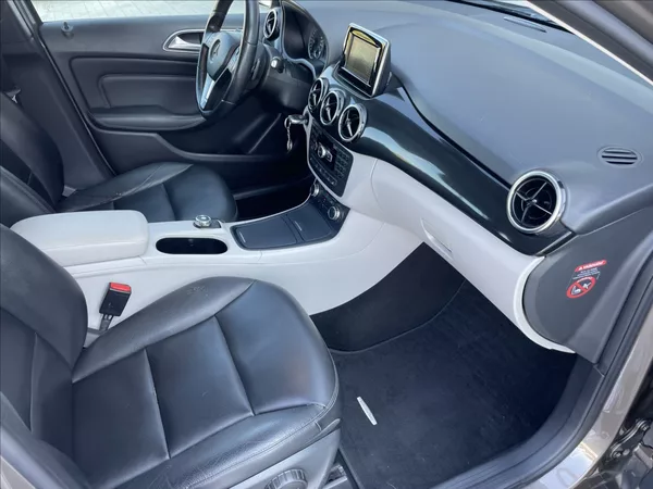 Mercedes-Benz Třídy B 220 4MATIC 135KW ČR.1.MAJ. - foto 19