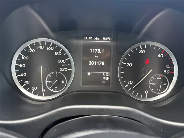 Mercedes-Benz Vito 2,1 140 kw 4x4 L 8 míst servis - foto 11