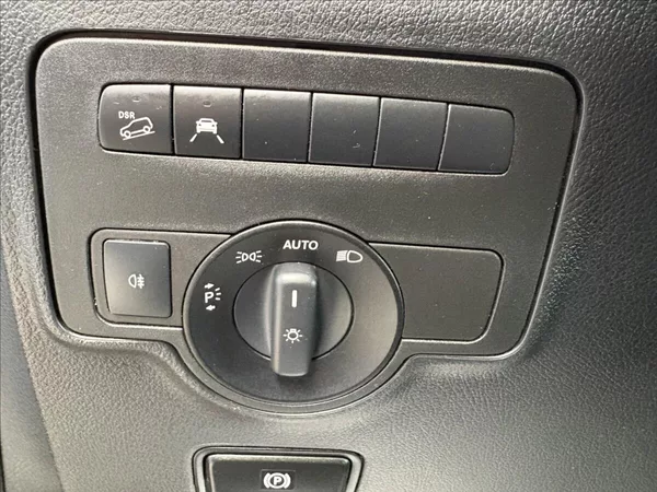 Mercedes-Benz Vito 2,1 140 kw 4x4 L 8 míst servis - foto 17
