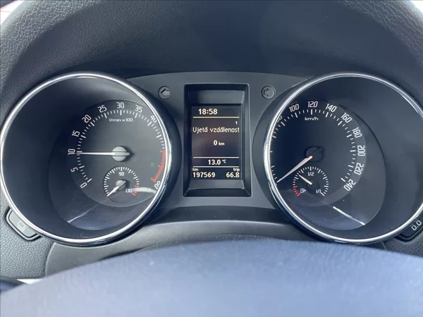 Škoda Yeti 2,0 TDI 81KW 4X4 ČR. - foto 11