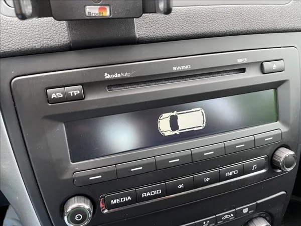 Škoda Yeti 2,0 TDI 81KW 4X4 ČR. - foto 13