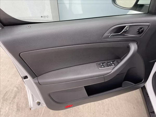 Škoda Yeti 2,0 TDI 81KW 4X4 ČR. - foto 15