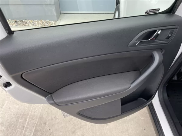 Škoda Yeti 2,0 TDI 81KW 4X4 ČR. - foto 17
