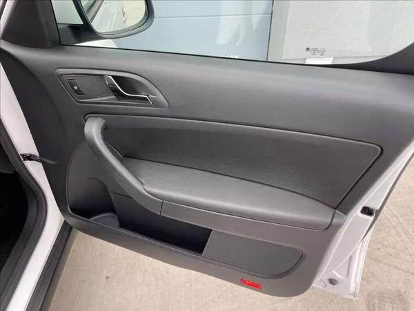 Škoda Yeti 2,0 TDI 81KW 4X4 ČR. - foto 19